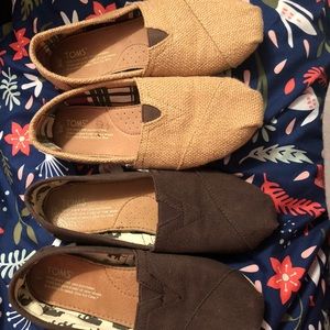 2 pair of toms!